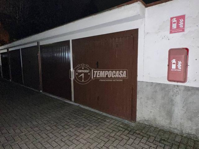 Box in vendita a Unione dei Comuni I Fontanili, Gaggiano