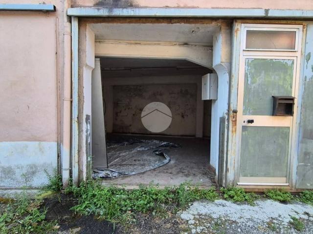 Box in vendita a Media Val Bisagno, Serra Riccò