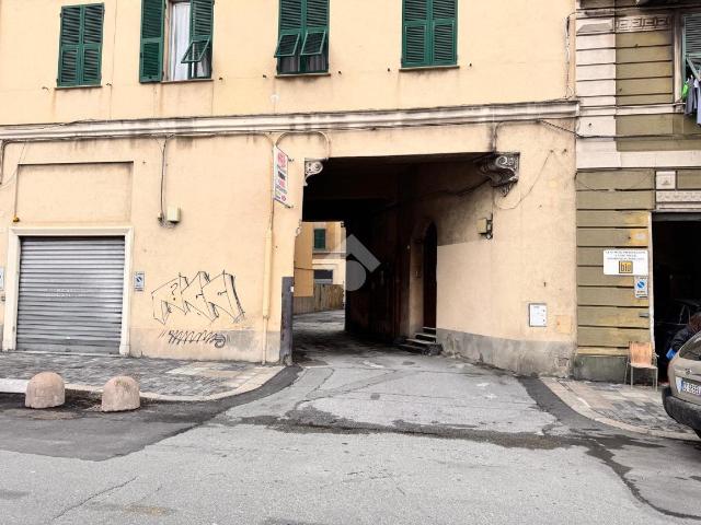 Box in vendita a Centro Ovest, Serra Riccò