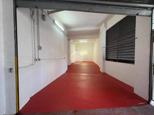 Box in vendita a Levante, Serra Riccò