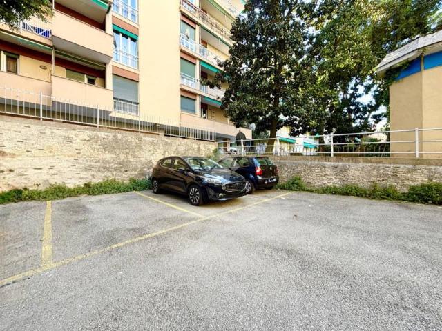 Box in vendita a Levante, Serra Riccò