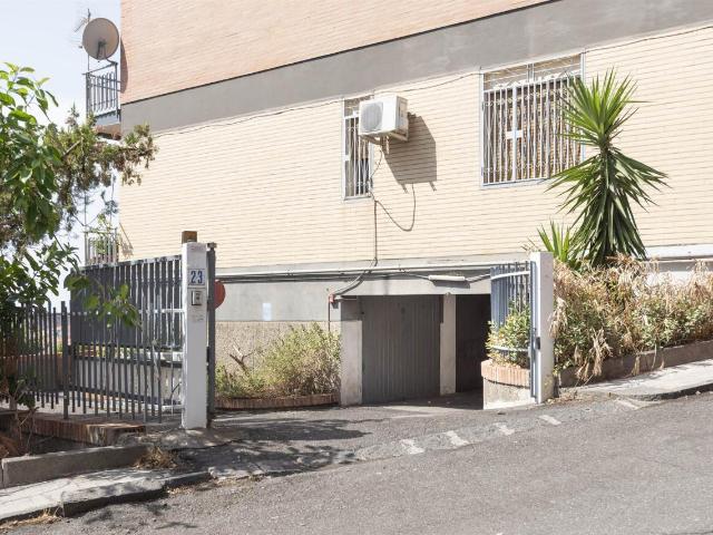 Box in vendita a Fasano, Gravina Di Catania
