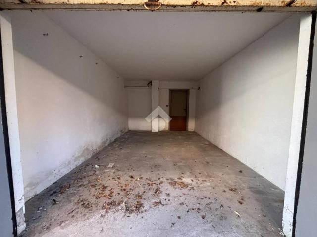 Box in vendita a Latina, Lazio