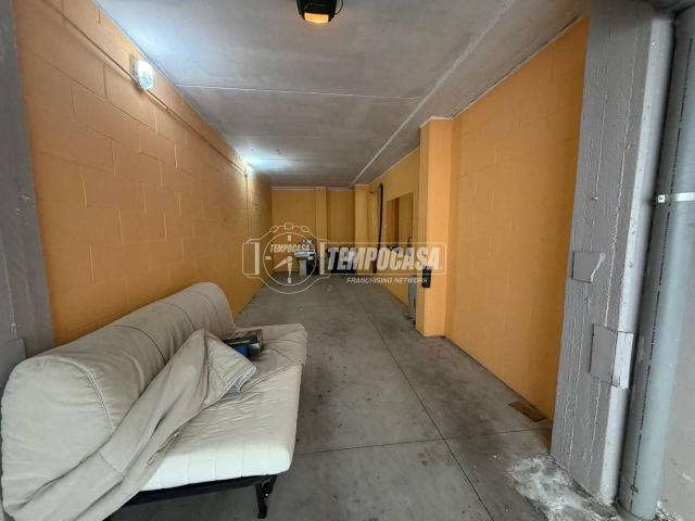 Box in vendita a CIM, Lissone