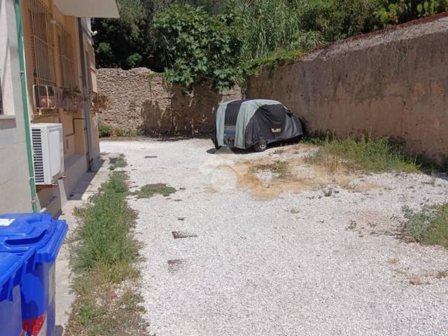 Box in vendita a Garibaldi, Livorno
