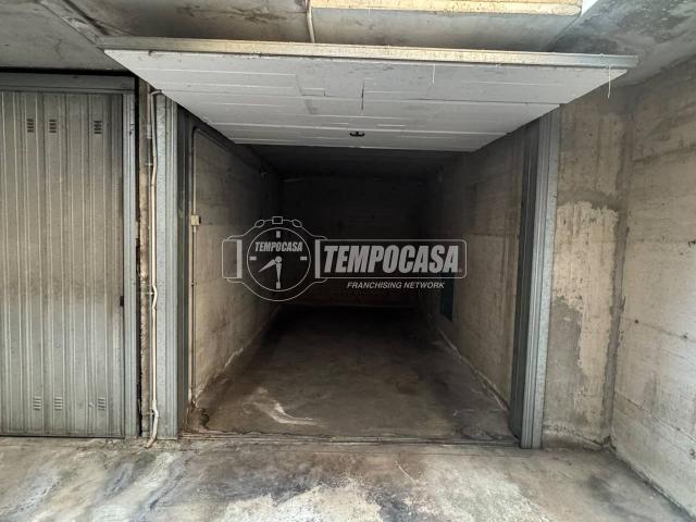 Box in vendita a Macherio, Monza e della Brianza