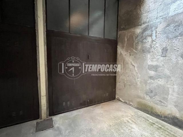 Box in vendita a Magnago, Lombardia
