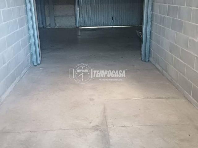 Box in vendita a Unione dei comuni del Distretto Ceramico, Maranello