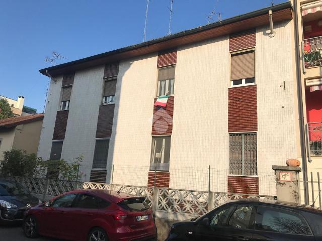 Box in vendita a Municipio 7, Milano