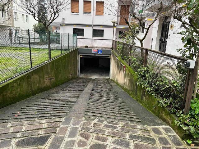 Box in vendita a Crocetta-San Lazzaro-Modena Est, Modena