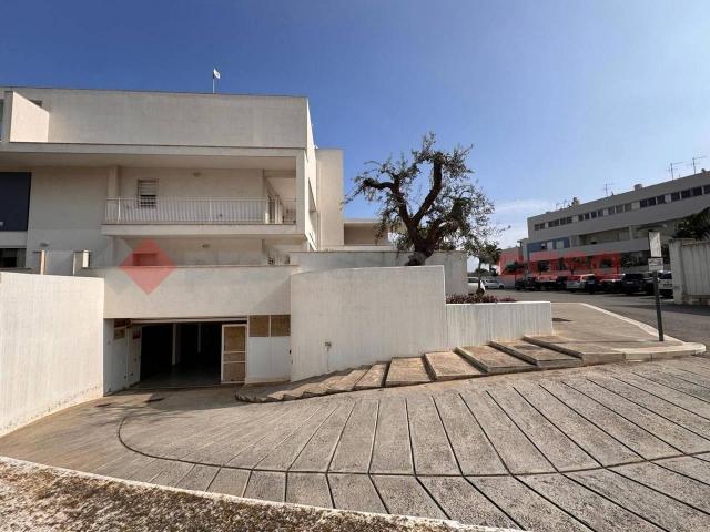 Box in vendita a Puglia, Bari