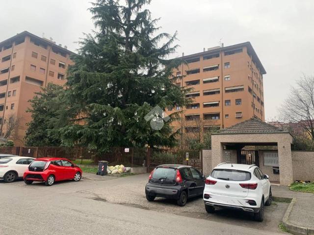 Box in vendita a Regina Pacis, Monza