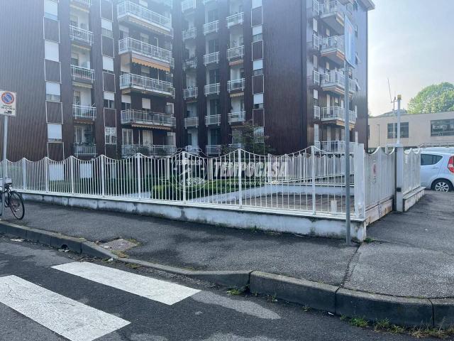Box in vendita a Cristo Re, Monza