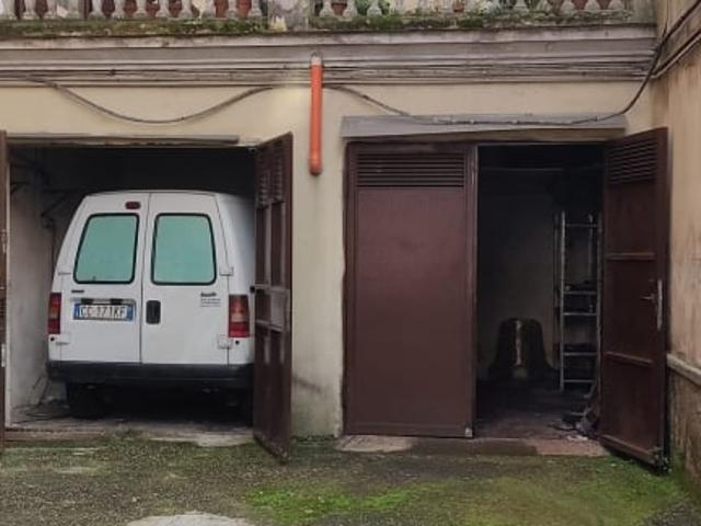 Box in vendita a Napoli