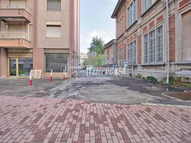 Box in vendita a Piemonte, Novara