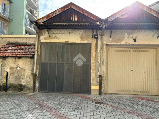 Box in vendita a Porta Mortara, Piemonte