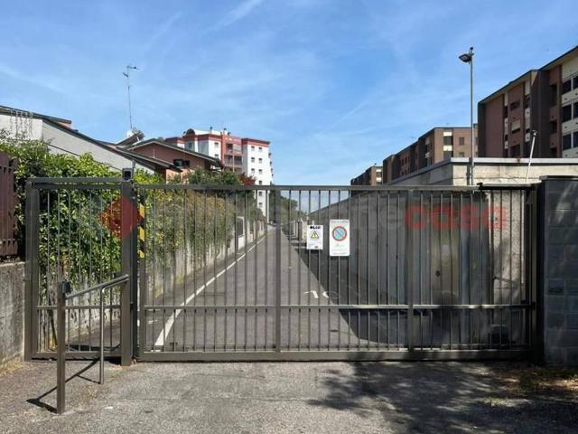 Box in vendita a Locate Triulzi, Lombardia