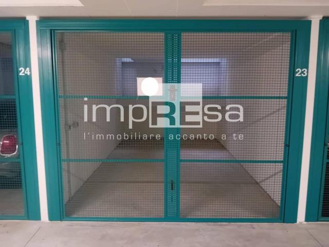 Box in vendita a Padernello, Paese