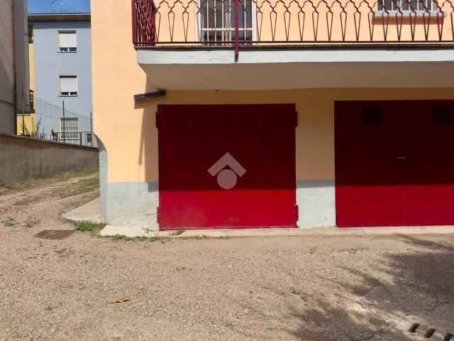 Box in vendita a Pavia, Lombardia