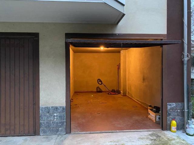 Box in vendita a Besurica, Piacenza