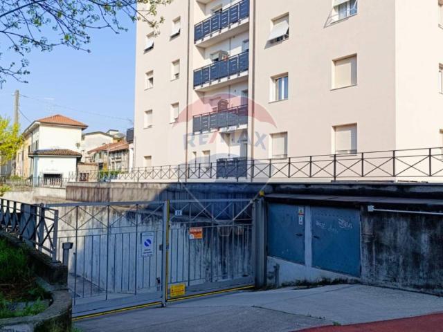 Box in vendita a Ponte San Pietro, Lombardia