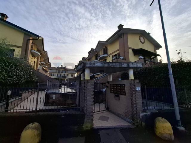 Box in vendita a Pozzo d'Adda, Milano