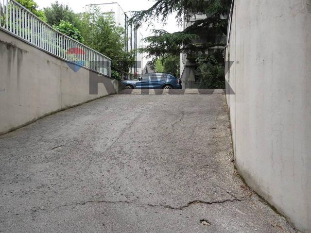 Box in vendita a I lecci, Prato