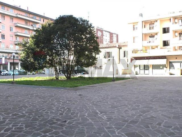 Box in vendita a Prato, Toscana