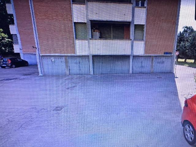 Box in vendita a Carrozzone-Betonica, Re