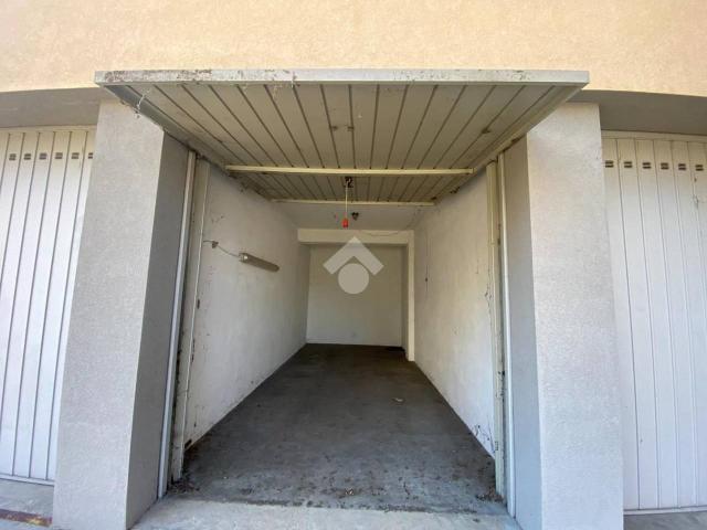 Box in vendita a Cavazzoli, Re