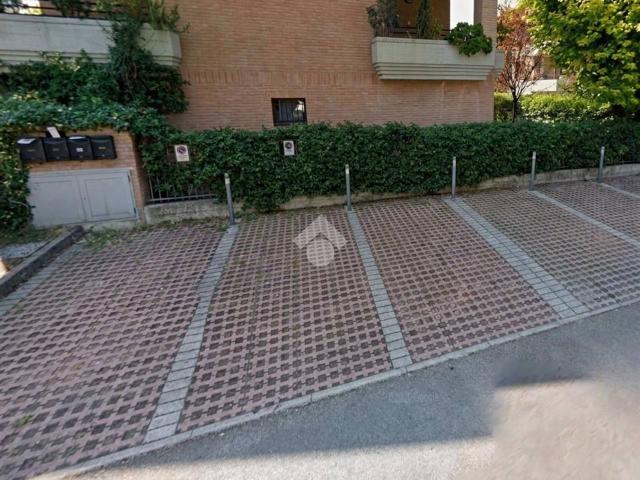 Box in vendita a Santa Maria Nuova, Re