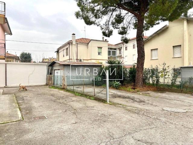 Box in vendita a Rimini, Reggio Emilia