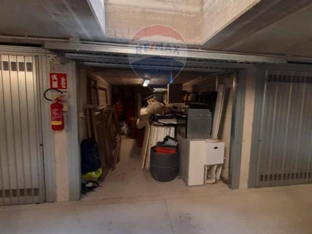 Box in vendita a Robbiate, Lombardia