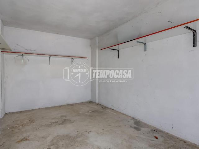 Box in vendita a Robecchetto Con Induno, Lombardia
