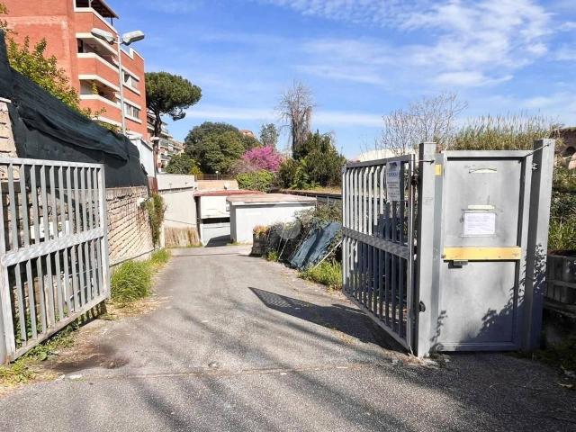 Box in vendita a Torpignattara, Roma