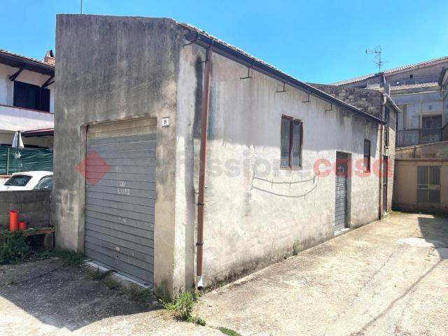 Box in vendita a Rotondi, Campania