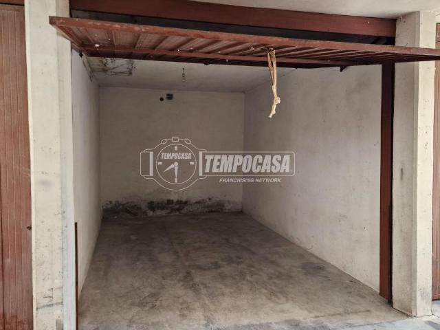 Box in vendita a Salsomaggiore Terme, Reggio Emilia