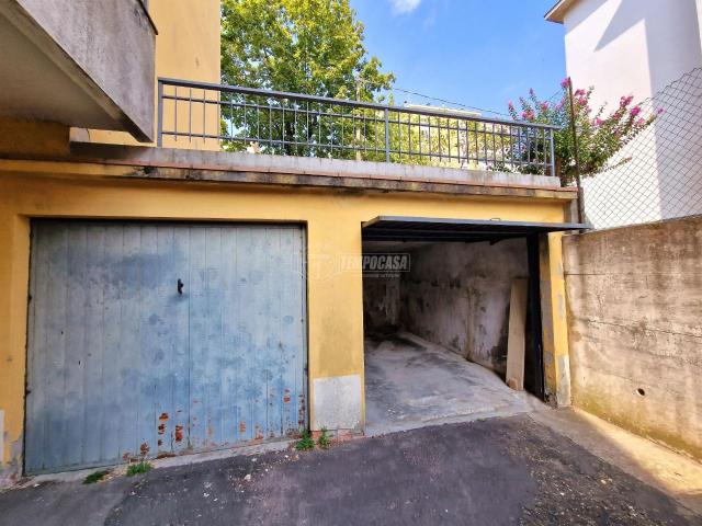 Box in vendita a Salsomaggiore Terme, Reggio Emilia