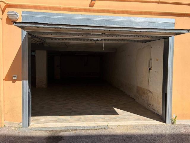 Box in vendita a Ponterotto, Marche