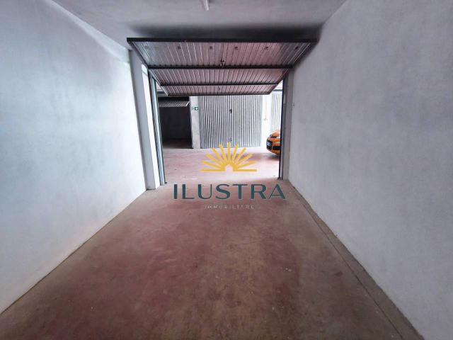 Box in vendita a Paese Alto, Marche