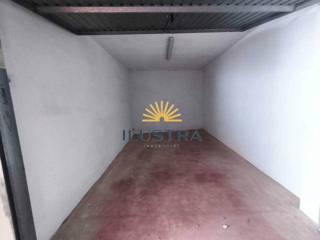 Box in vendita a Paese Alto, Marche