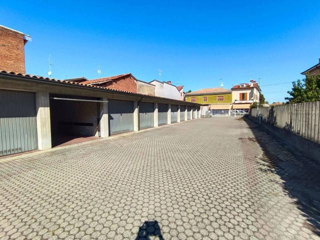Box in vendita a Gerette, San Colombano Al Lambro