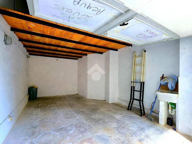 Box in vendita a Oltreletimbro, Albisola Capo