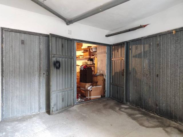 Box in vendita a Quinto Basso, Sesto Fiorentino
