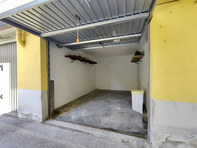 Box in vendita a Quinto Basso, Sesto Fiorentino
