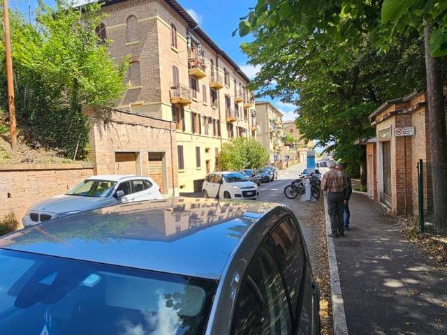 Box in vendita a Siena, Toscana