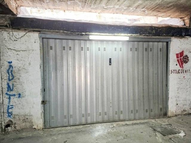 Box in vendita a Torretta di Siena, Torre Annunziata