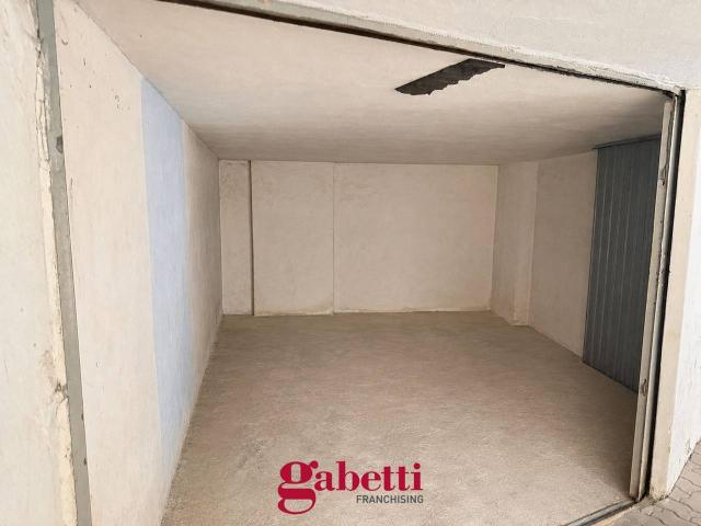 Box in vendita a Varazze, Liguria