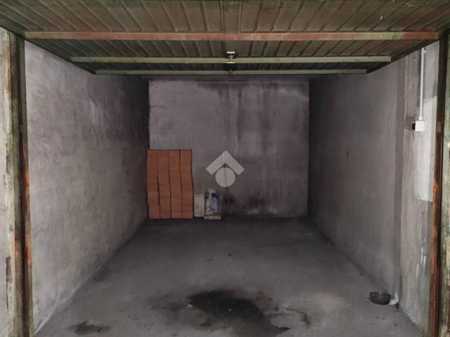 Box in vendita a Ovest, Brenzone