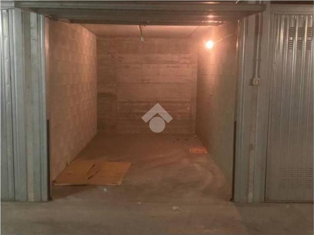 Box in vendita a Sud-Est, Brenzone